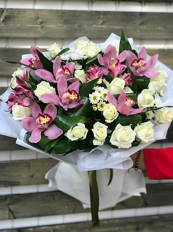Букет цветов из: Розы и Хризантемы в Новокубанске