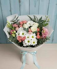 Букет цветов из:  Розы, Лизиантусы и Хризантемы в Новокубанске