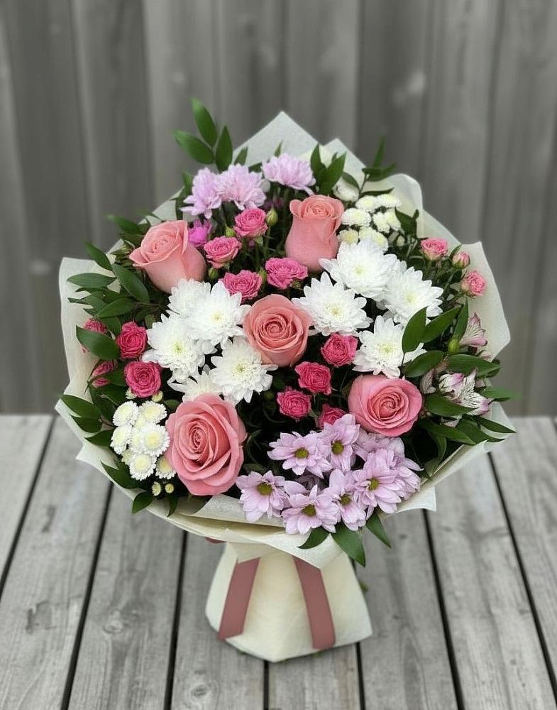 Букет цветов из: Альстромерии, Гвоздики, Розы и Хризантемы в Новокубанске
