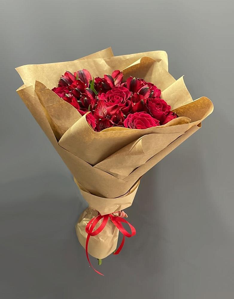 Букет цветов из: Альстромерии и Розы в Новокубанске