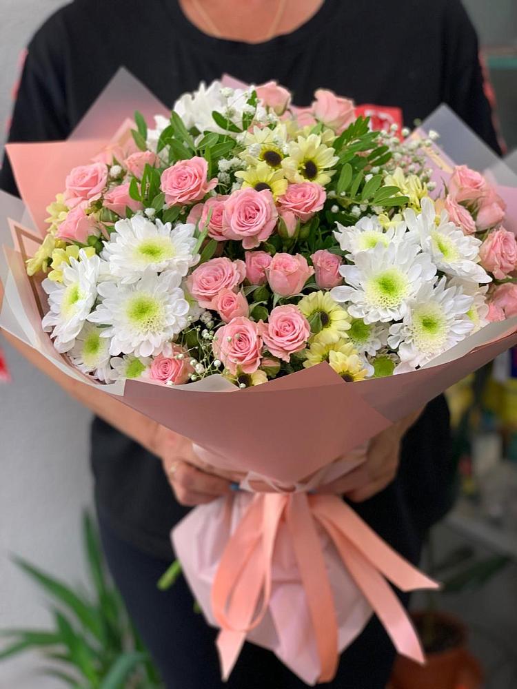 Букет цветов из: Розы и Хризантемы в Новокубанске