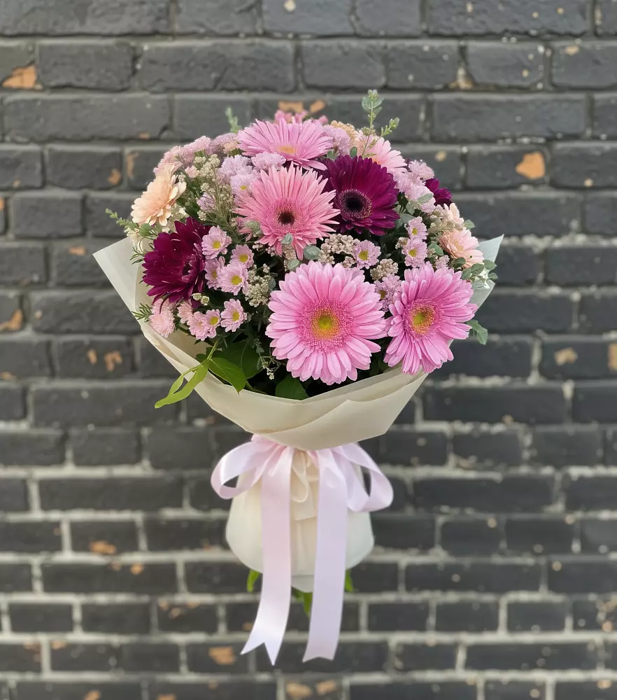 Букет цветов из: Герберы и Хризантемы в Новокубанске