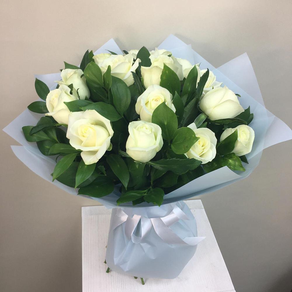 Букет 15 Белых роз Проуд в Новокубанске