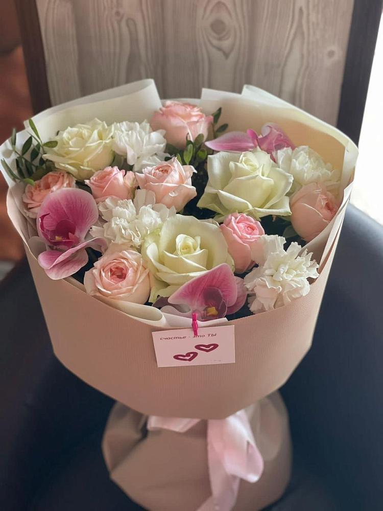 Букет цветов из: Орхидеи, Розы и Гвоздики в Новокубанске