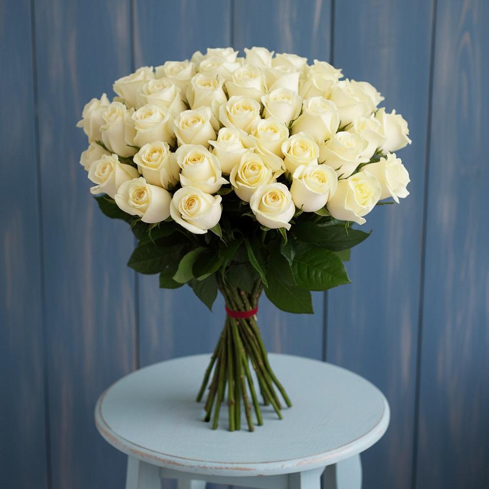 Букет 51 Белая роза Эдлесс Лав в Новокубанске