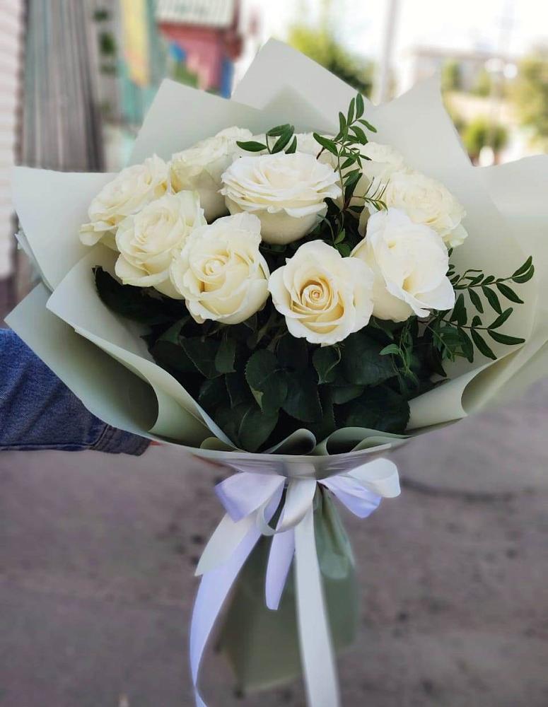 Букет Белые розы Проуд в Новокубанске