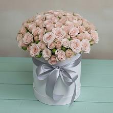 Цветочная композиция из Розы в шляпной коробке в Новокубанске