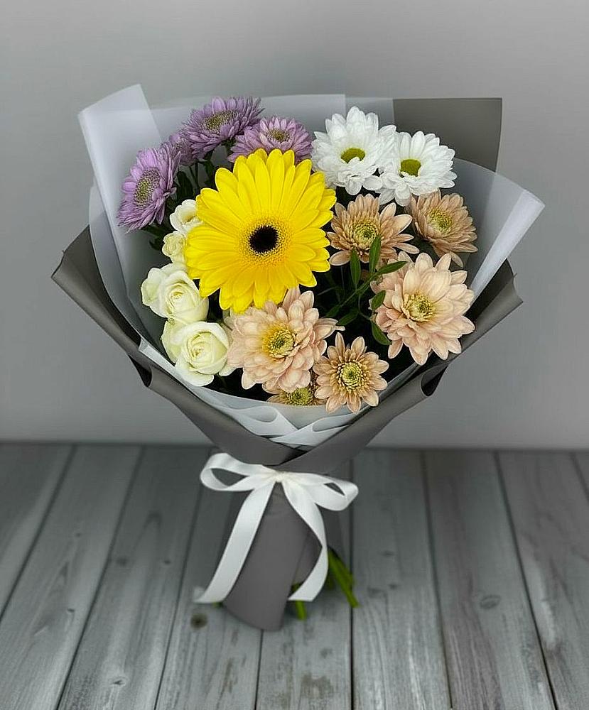 Букет цветов из: Розы, Герберы и Хризантемы в Новокубанске