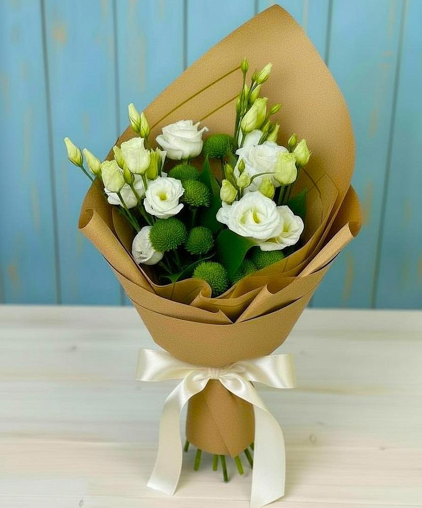 Букет цветов из: Хризантемы и Лизиантусы в Новокубанске