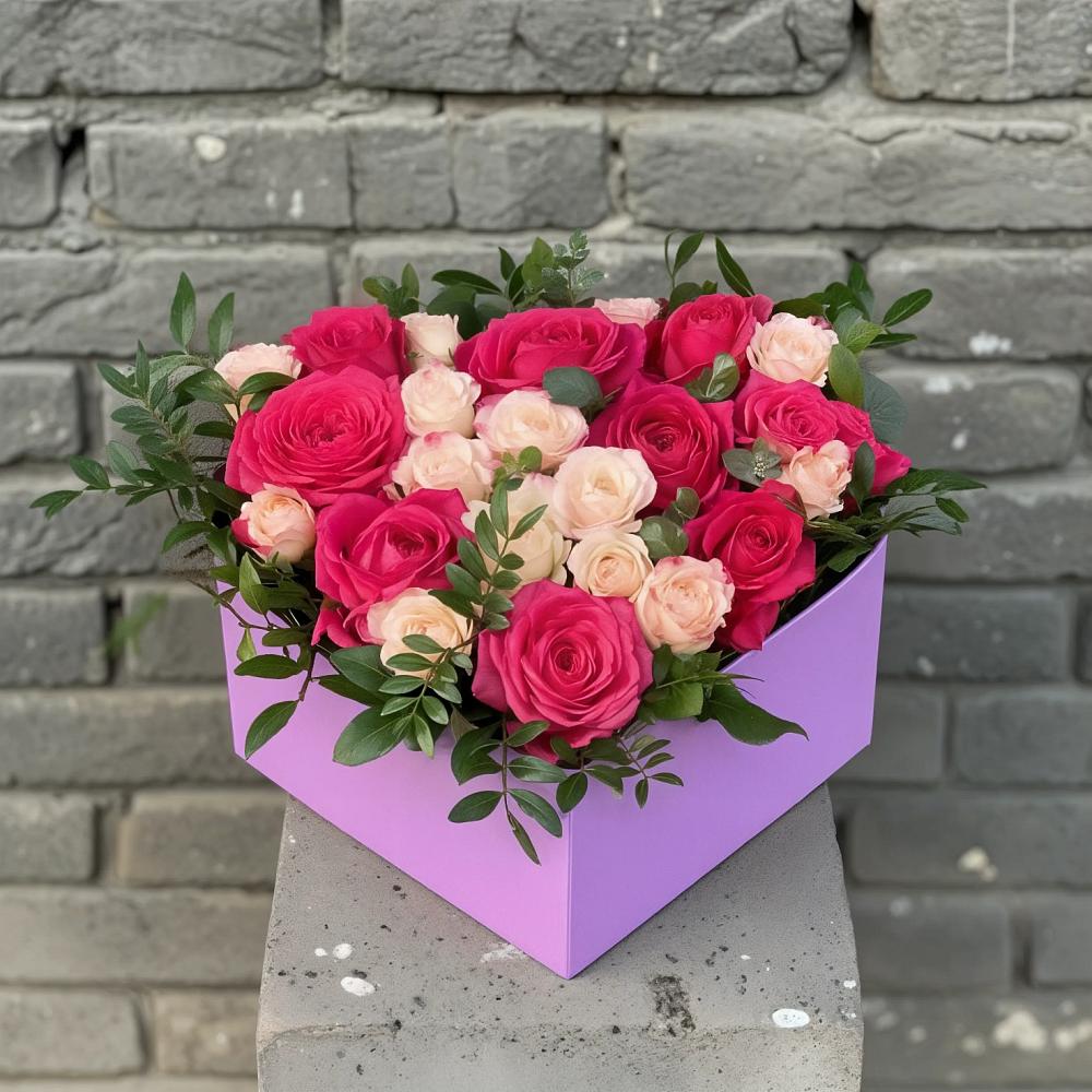 Цветочная композиция из Розы в коробке в Новокубанске
