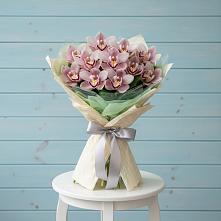 Букет цветов из:  Орхидеи и Розы в Новокубанске