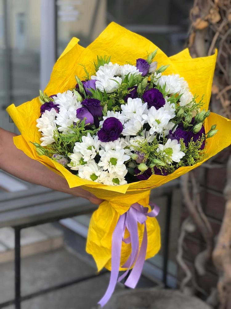 Букет цветов из: Ирисы, Хризантемы и Ромашки в Новокубанске
