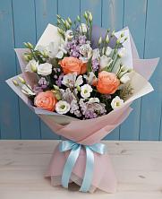 Букет цветов из:  Лизиантусы, Розы, Альстромерии и Гипсофила в Новокубанске
