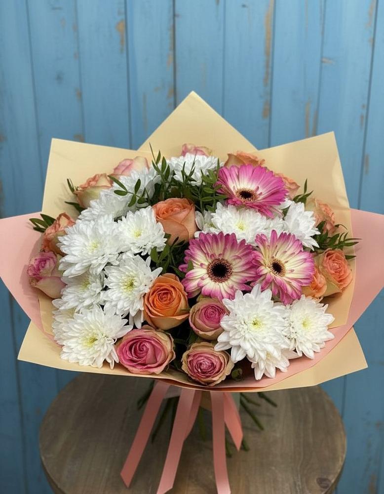 Букет цветов из: Розы, Герберы и Хризантемы в Новокубанске