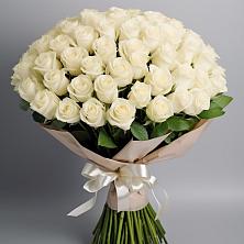 Букет 101 беля роза Белоснежка в Новокубанске