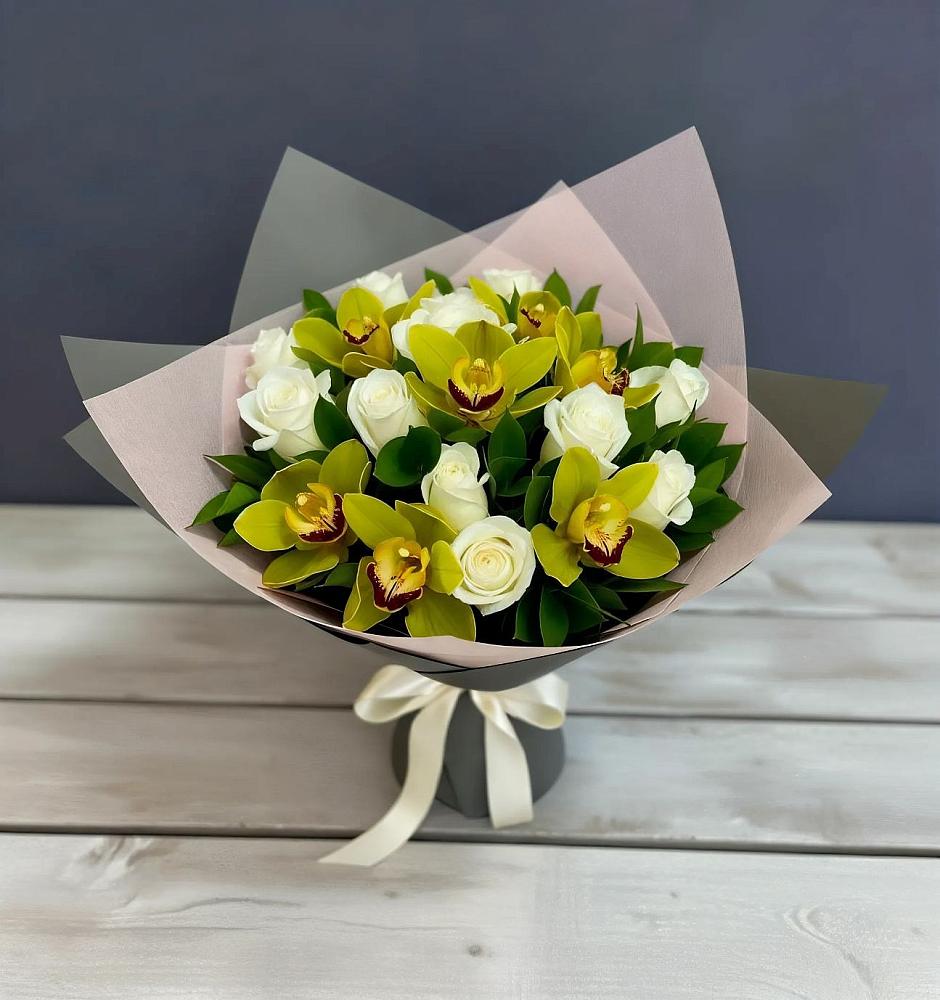 Букет цветов из: Орхидеи и Розы в Новокубанске