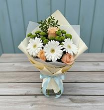 Букет цветов из:  Герберы, Розы и Хризантемы в Новокубанске