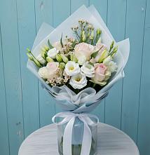 Букет цветов из:  Розы и Лизиантусы в Новокубанске