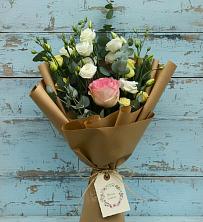 Букет цветов из:  Розы и Лизиантусы в Новокубанске